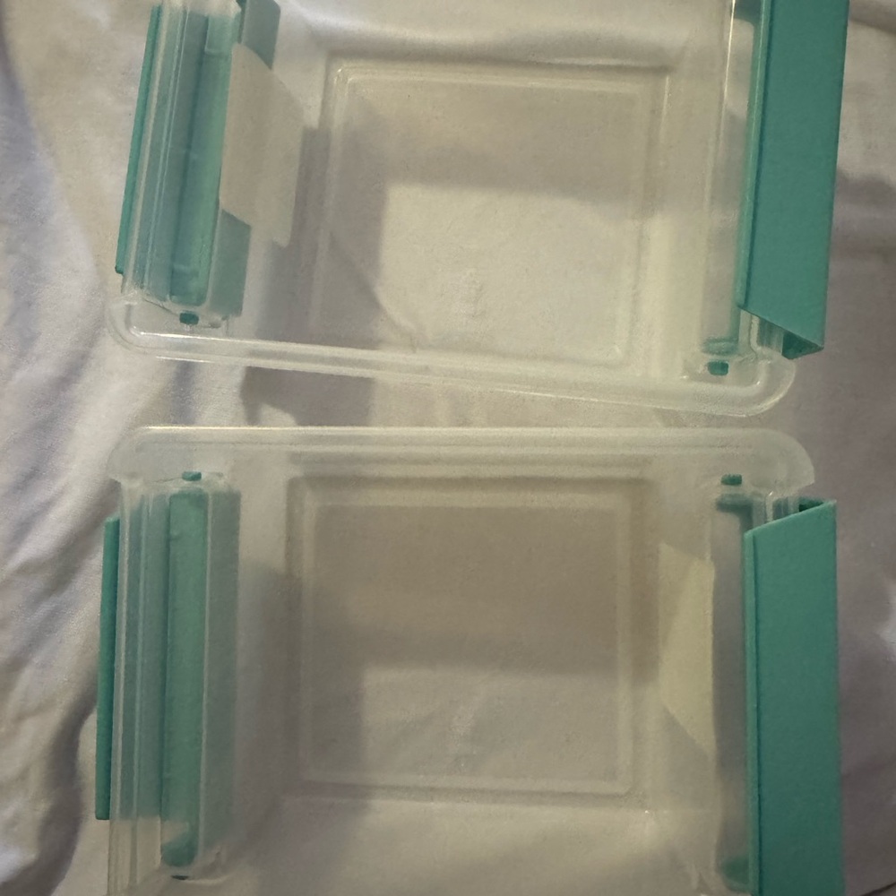 2 Clear Storage Box/containers - Picture 4 of 4